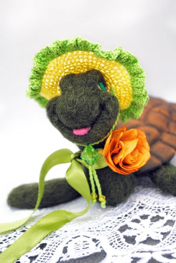 1359311676_ooak_collectible_needle_felted_turtle_2.jpg